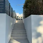 Апартаменти Y's Azure Horizon *