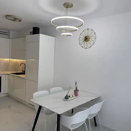 Y's Azure Horizon Apartment *