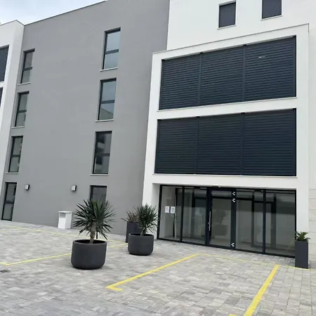 Y's Azure Horizon Apartment *